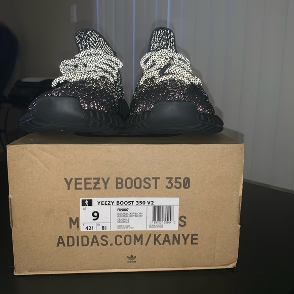 Yeezy black reflective - Picture 5 of 6